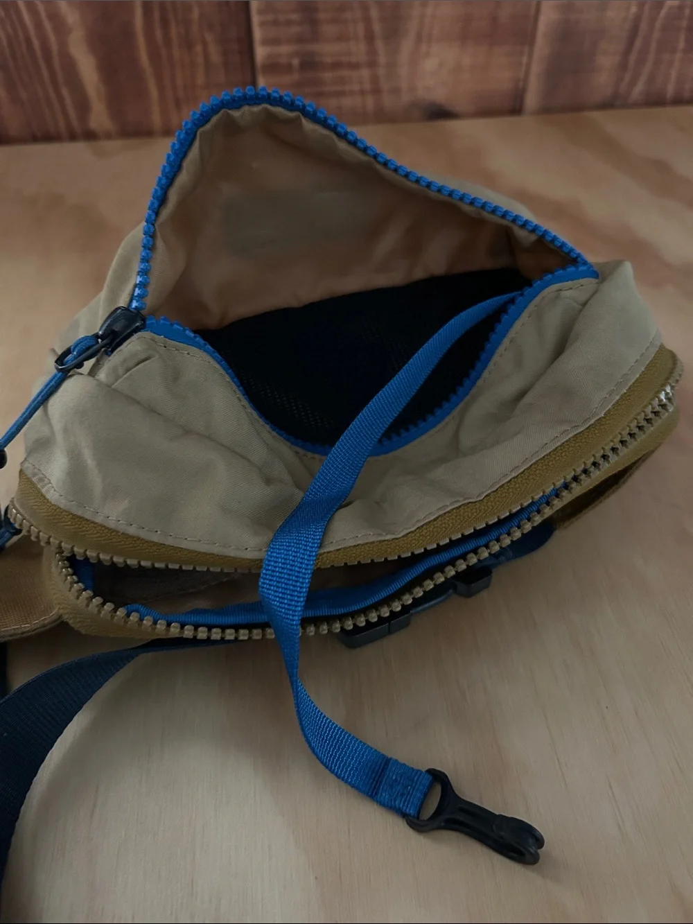 Timbuk2 Khaki Crossbody Pouch with Bright Blue Zipper
